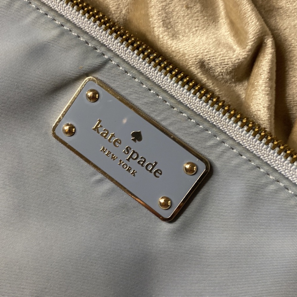 🎀 Kate Spade Wristlet pouch Wallet - Cute , spacious & Dust bag included. - Picture 6 of 9
